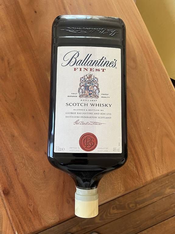 Spiritueux: Ballantines Whisky 3 L – D'occasion à Zürich par 3rdmonkey