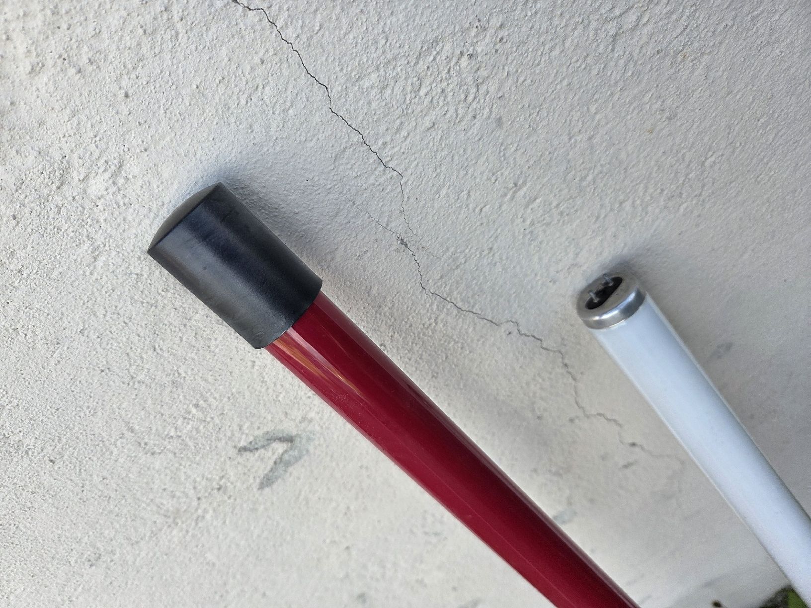 Lampade: Stehlampe Roter Leuchtstab – Usato da Wädenswil venduto da weihpos 6