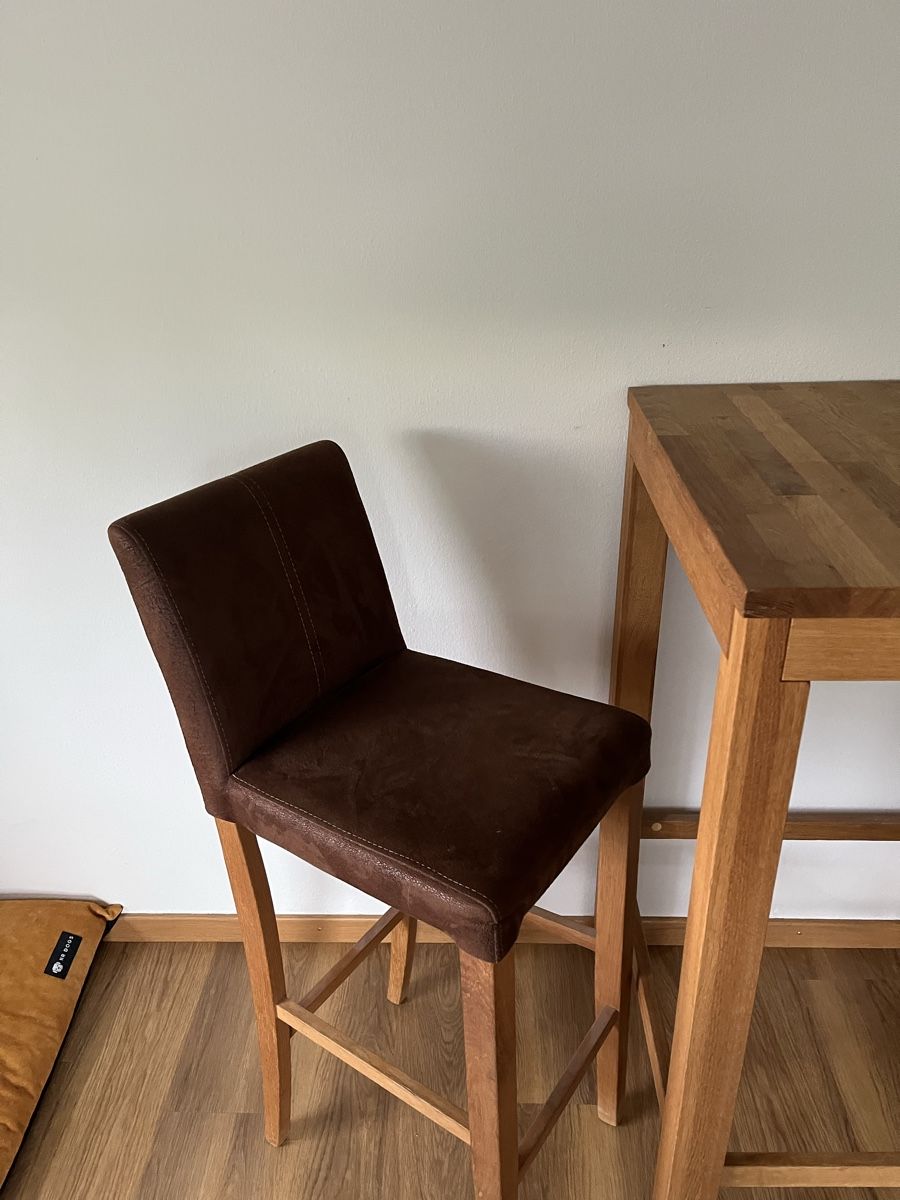 Tables: Bartisch mit 2 Stühlen – D'occasion à Seuzach par laj_p6gj 1