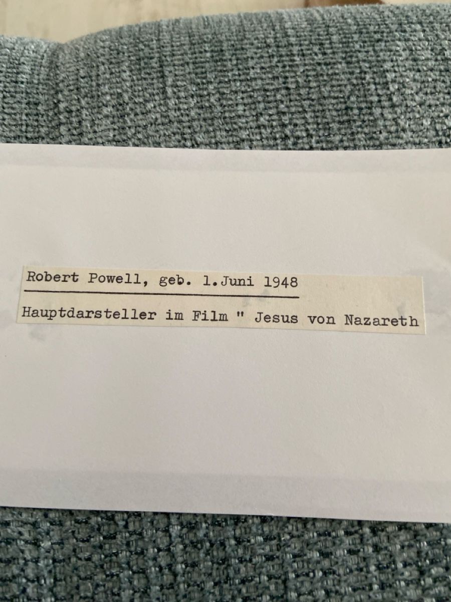 Autografi: Autogrammkarte Robert Powell – Usato da Henggart venduto da cdl_zh5b 1