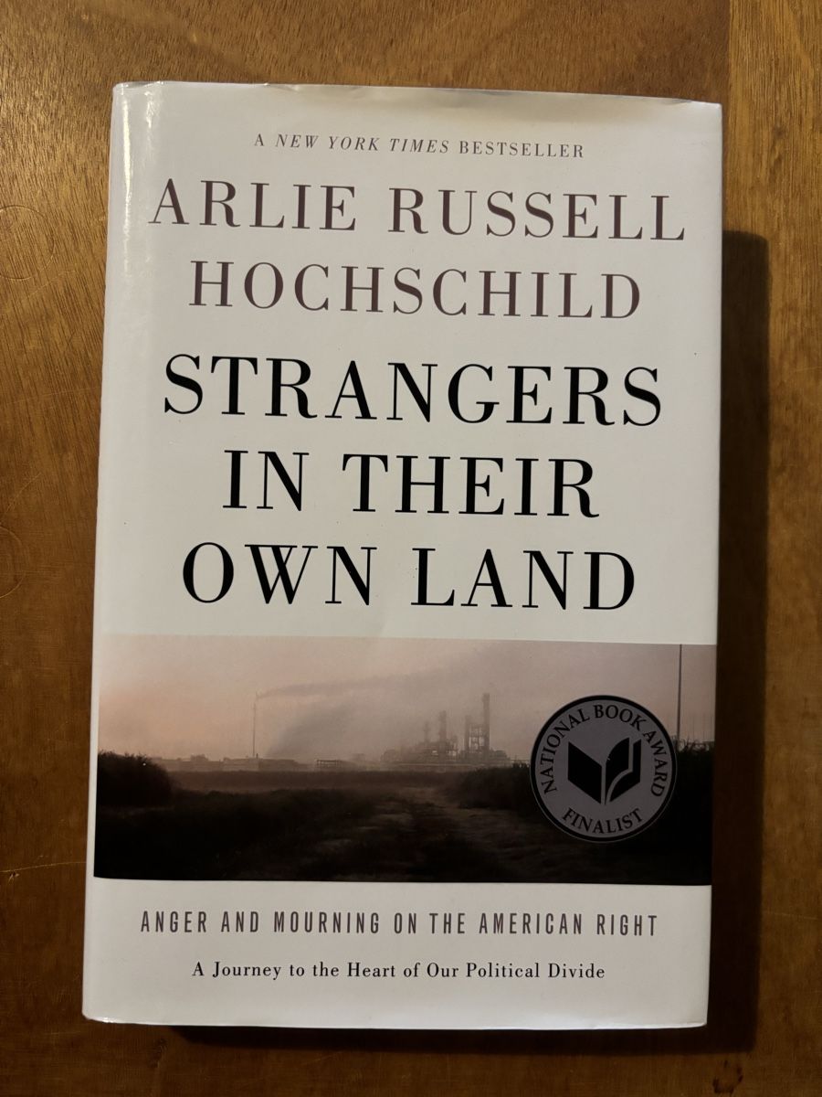 Bücher: Strangers in their own land – Gebraucht aus Zürich von WWehrle