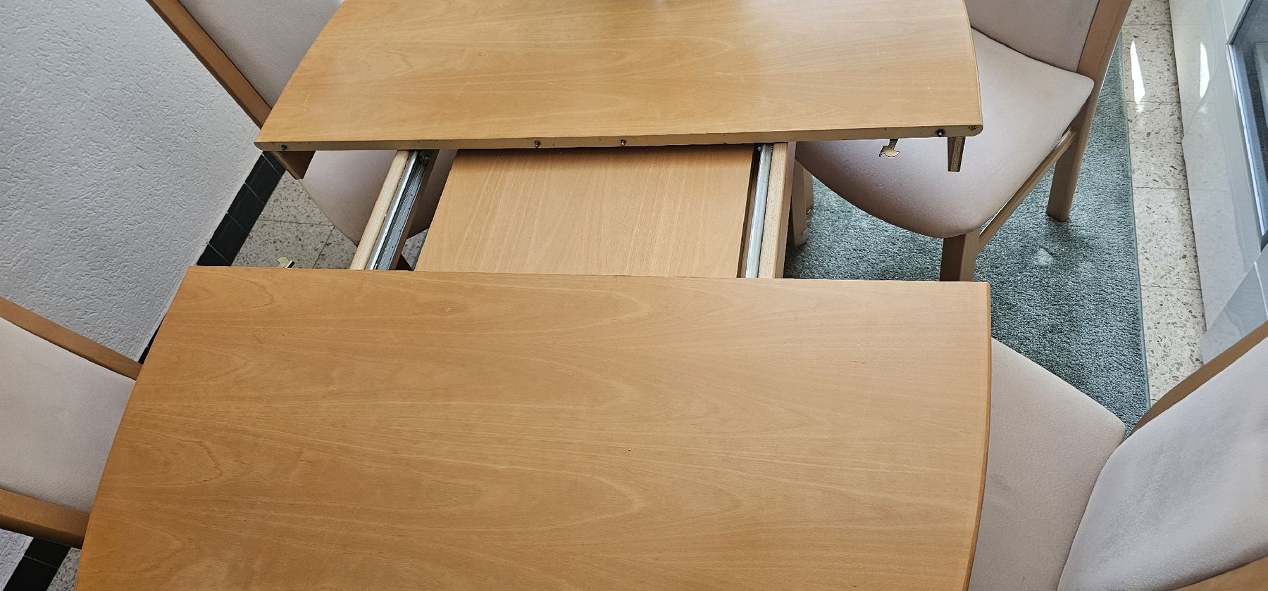 Set di tavolo e panche: Grande table à manger ovale en bois  extensible + 6 chaises – Usato da Monthey venduto da Chez-Dani-81 5