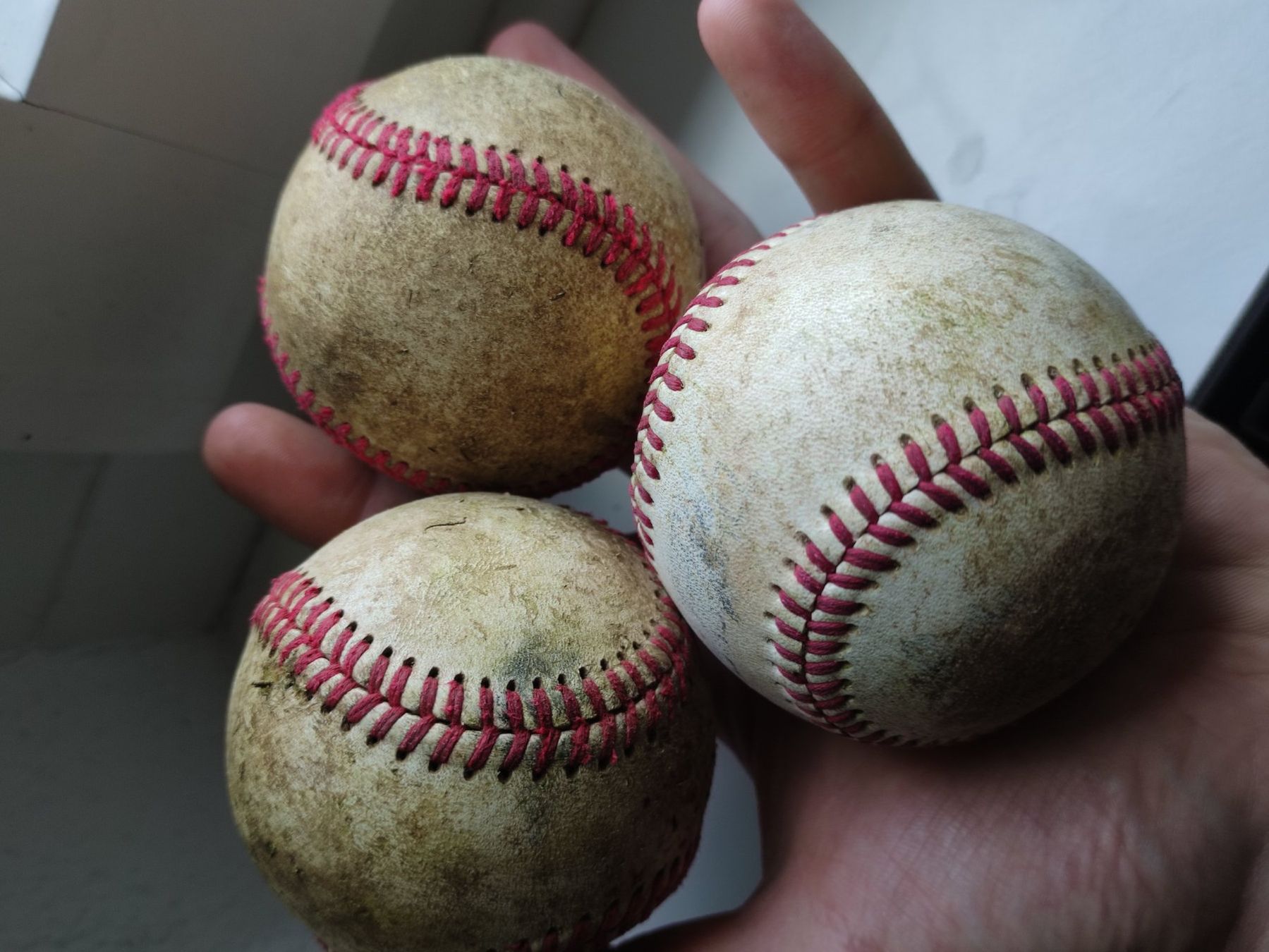 Bälle: Vintage Baseball ball – Gebraucht aus Zürich von Yevhenii. 1