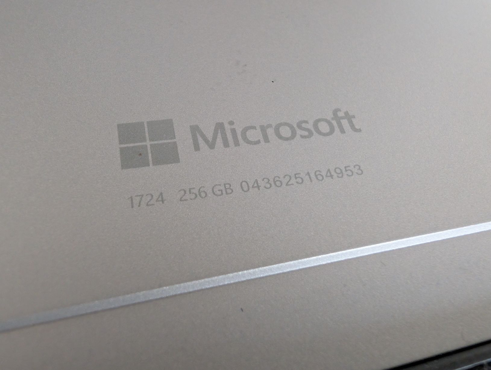 Microsoft Tablettes PC: Microsoft Surface Pro 4 mit Windows 11 Pro – D'occasion à Wynau par Ralpha1 2