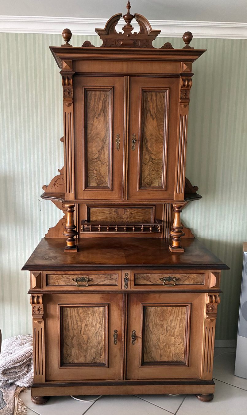 Buffets: Buffet um 1900 Nussbaumholz – D'occasion à Gümligen par Roe22