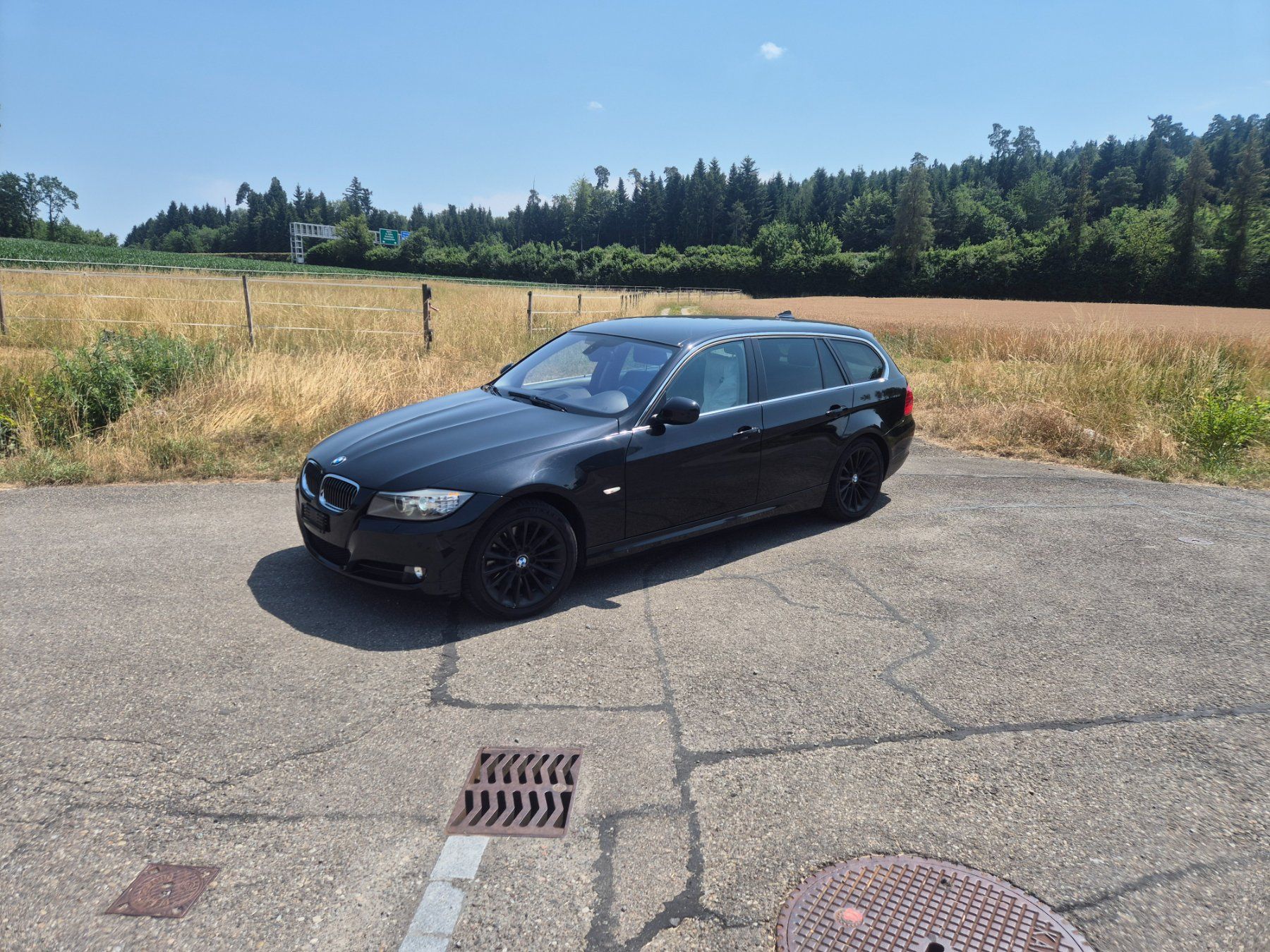 BMW Autos: BMW 330i xDrive T – Gebraucht aus Balterswil von scooby888