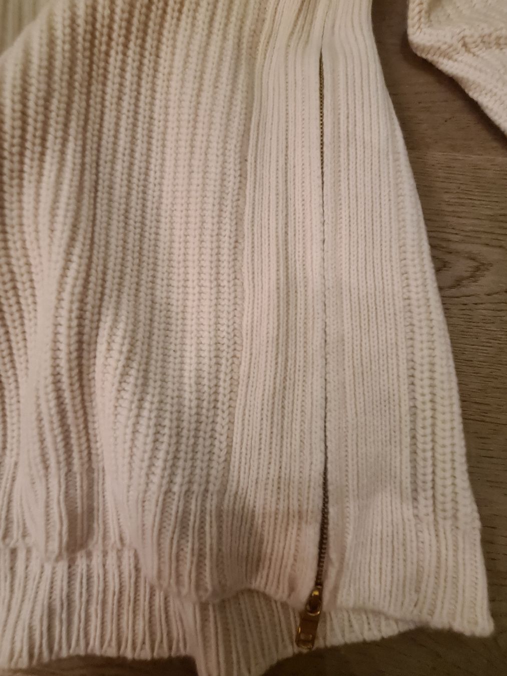 Closed Pullover & Sweatshirts: CLOSED PULLOVER CREMEFARBIG GR.M – Gebraucht aus Adlikon von jahr01 6
