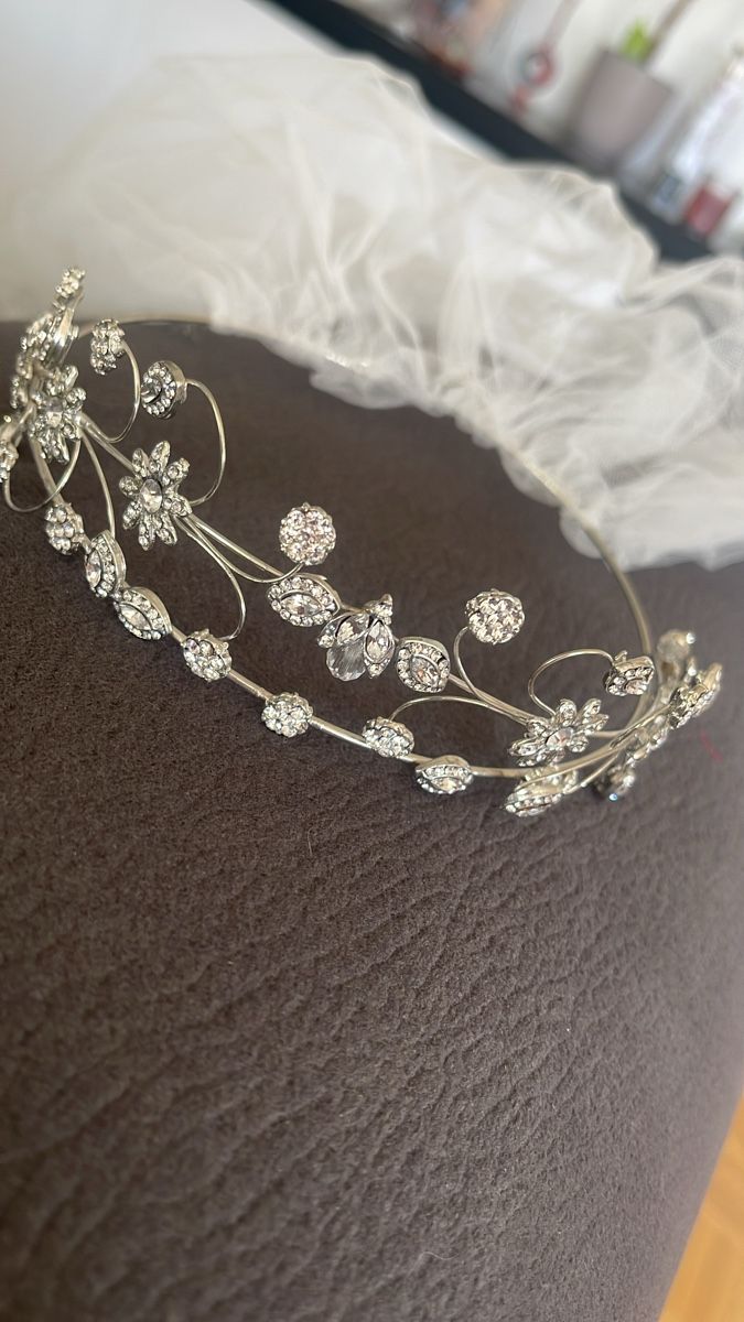 Accessori per capelli: Diadème – Nuovo (secondo la descrizione) da Nyon venduto da ana_f565