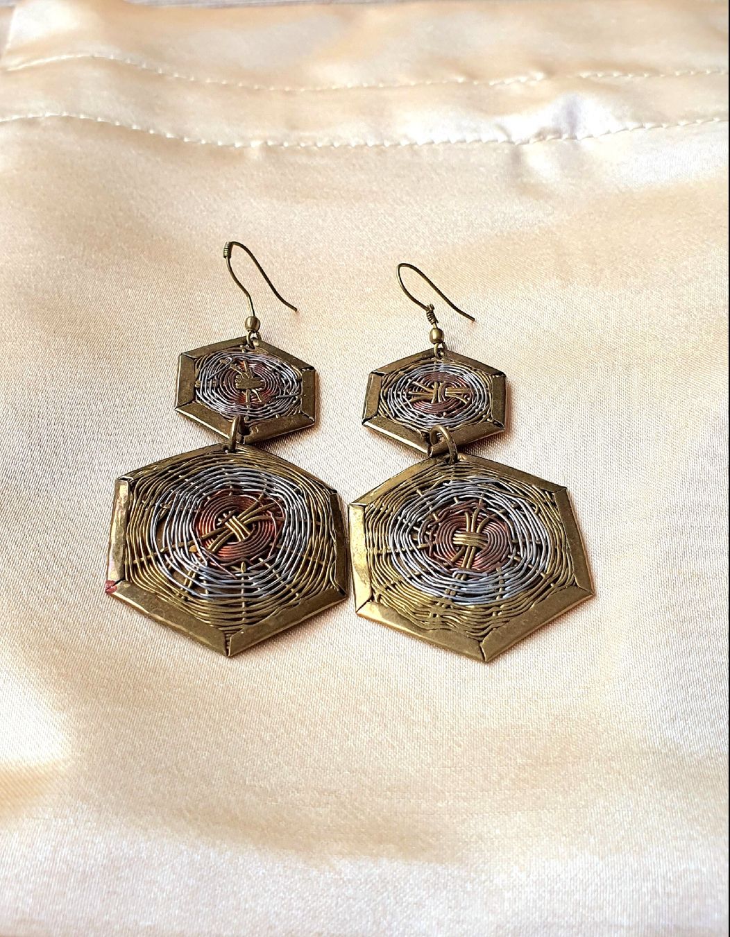 Orecchini pendenti & Orecchini a lobo: Ohrringe Handmade – Usato da Wädenswil venduto da sos_6vlx