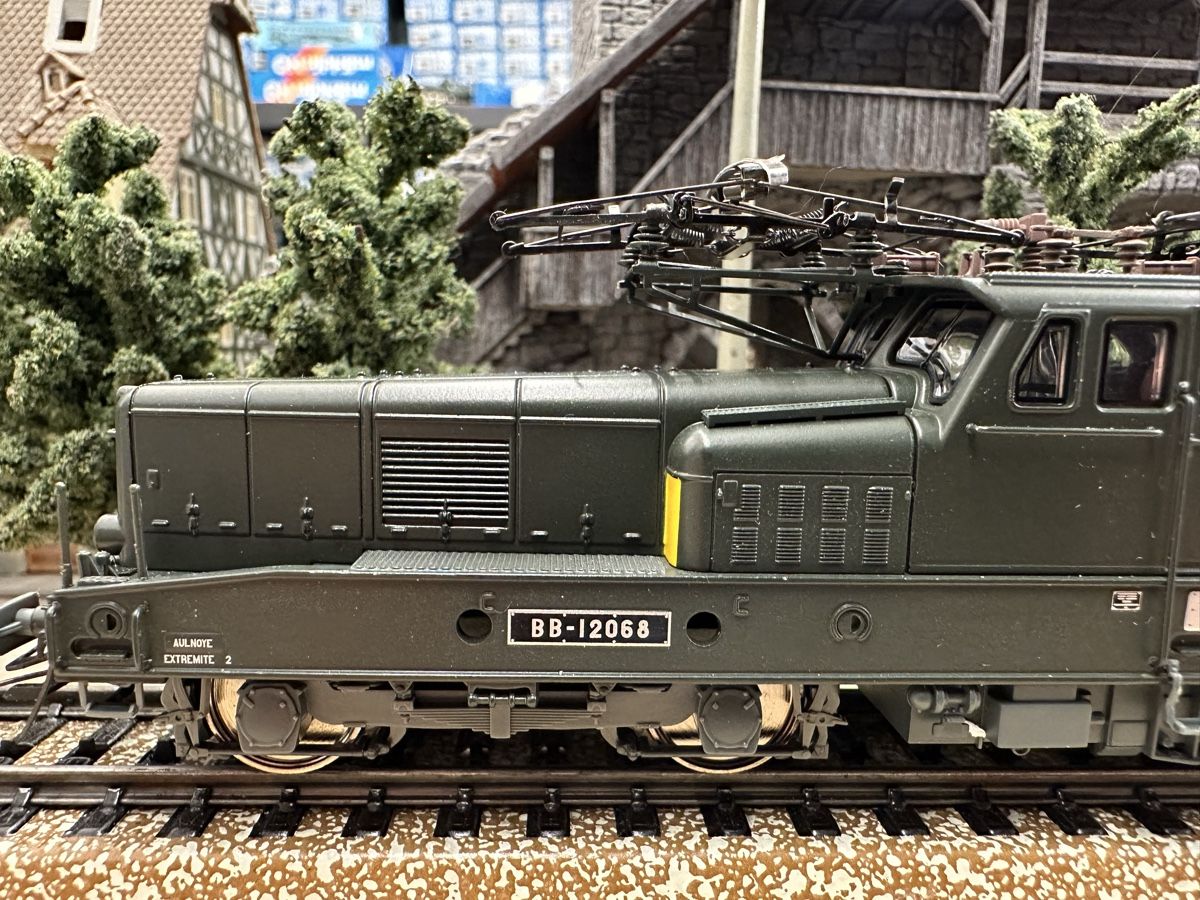 Märklin Modellini di ferrovie: Märklin 37330 SNCF BR BB 12000 digital – Usato da Lupsingen venduto da New-Haven 1