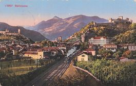 Bellinzona (TI) Ferrovia castelli panorama  Eisenbahn