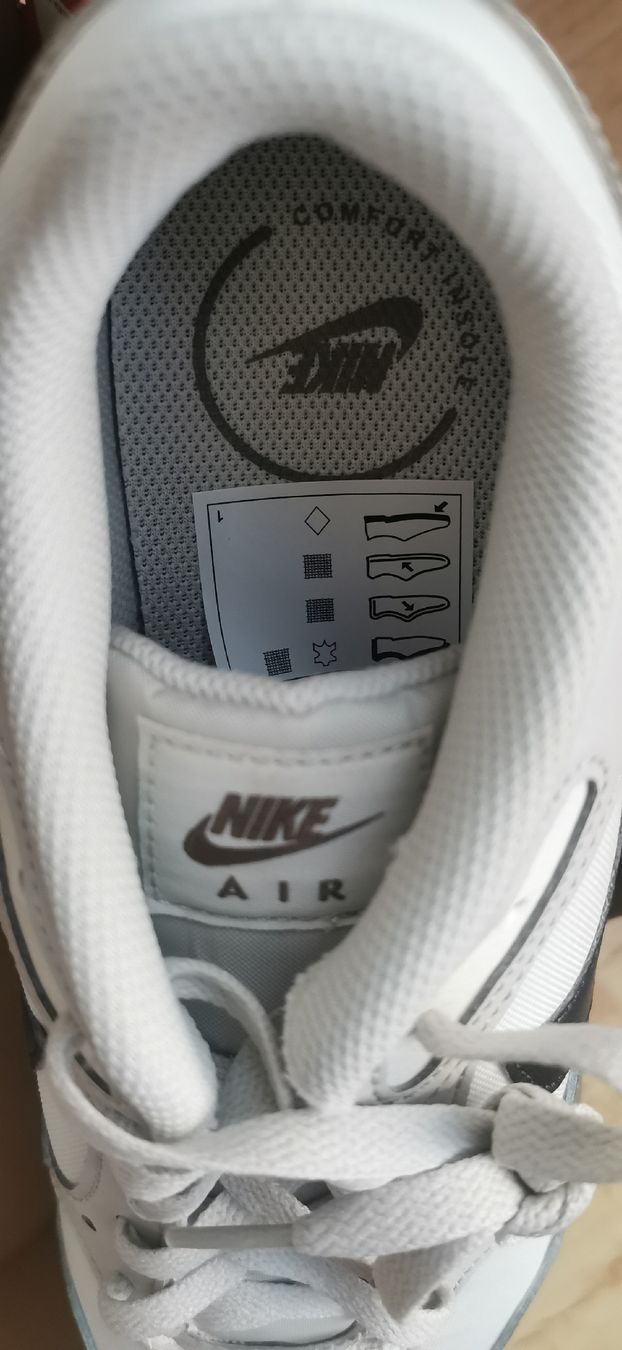 Nike Scarpe da uomo: Nike Air Max 11 45 – Nuovo e nell'imballaggio originale da Aesch BL venduto da Refurber 2