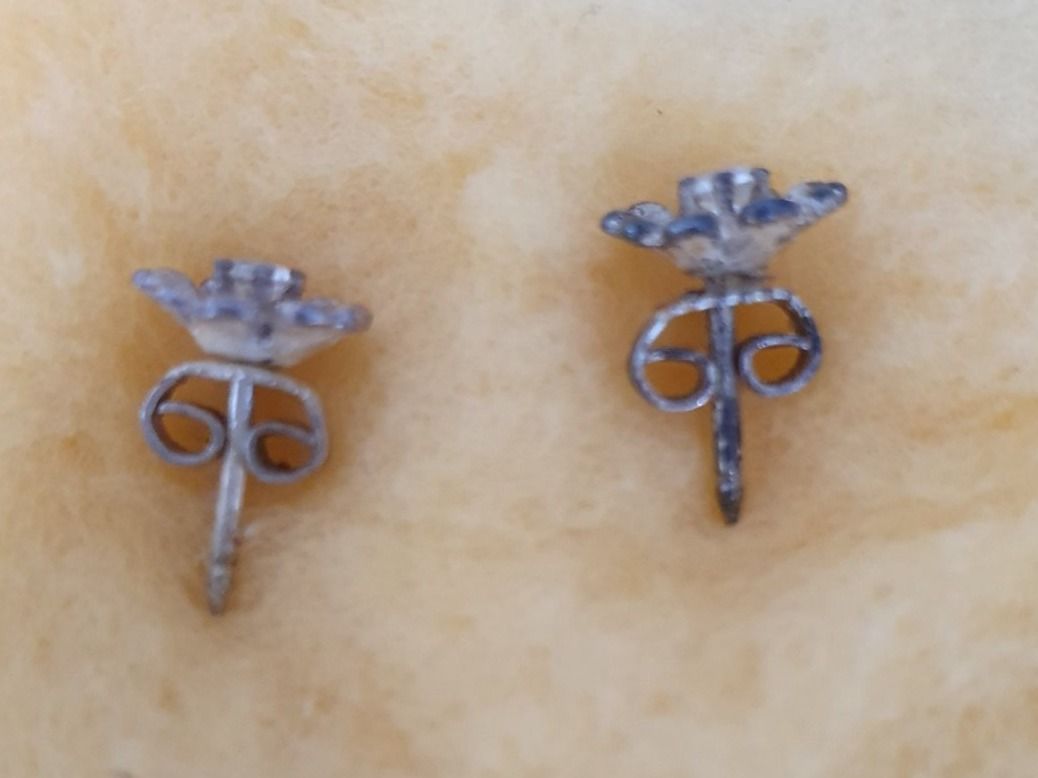 Orecchini pendenti & Orecchini a lobo: Silber Ohrenstecker - Blumenform – Usato da Villnachern venduto da RicardoMary 1