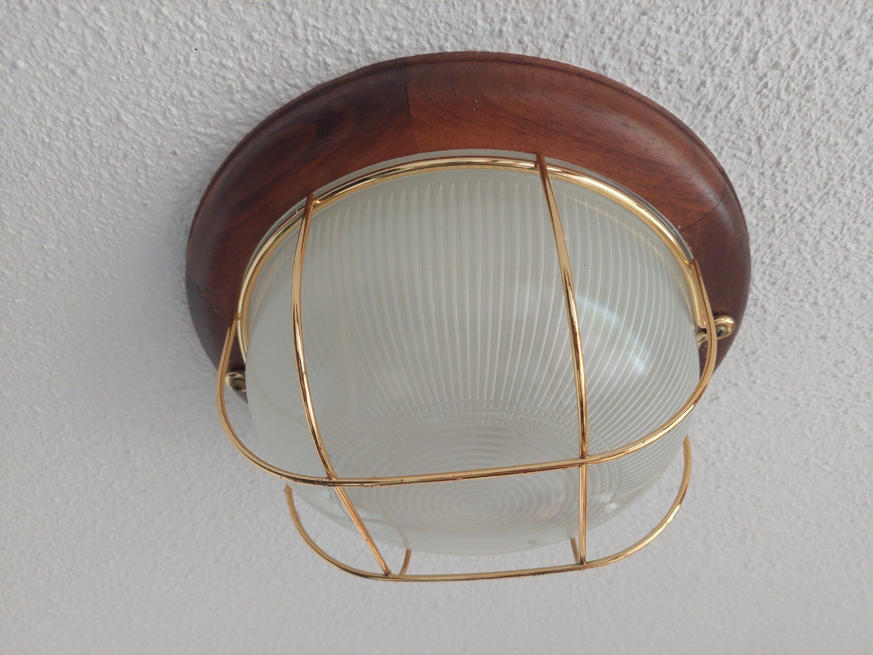 Lampadari & plafoniere: Decken-/Wandlampe Holz Messing, Milchglas – Usato da Brunnen venduto da Livianda