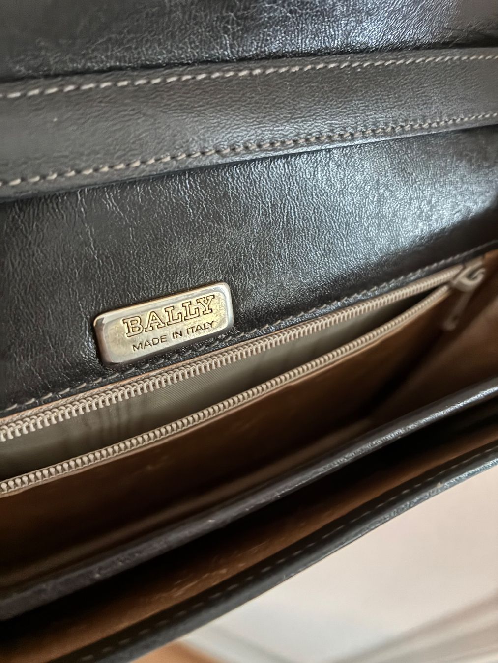 Taschen für Damen: Bally Tasche – Gebraucht aus Fribourg von waves55 2