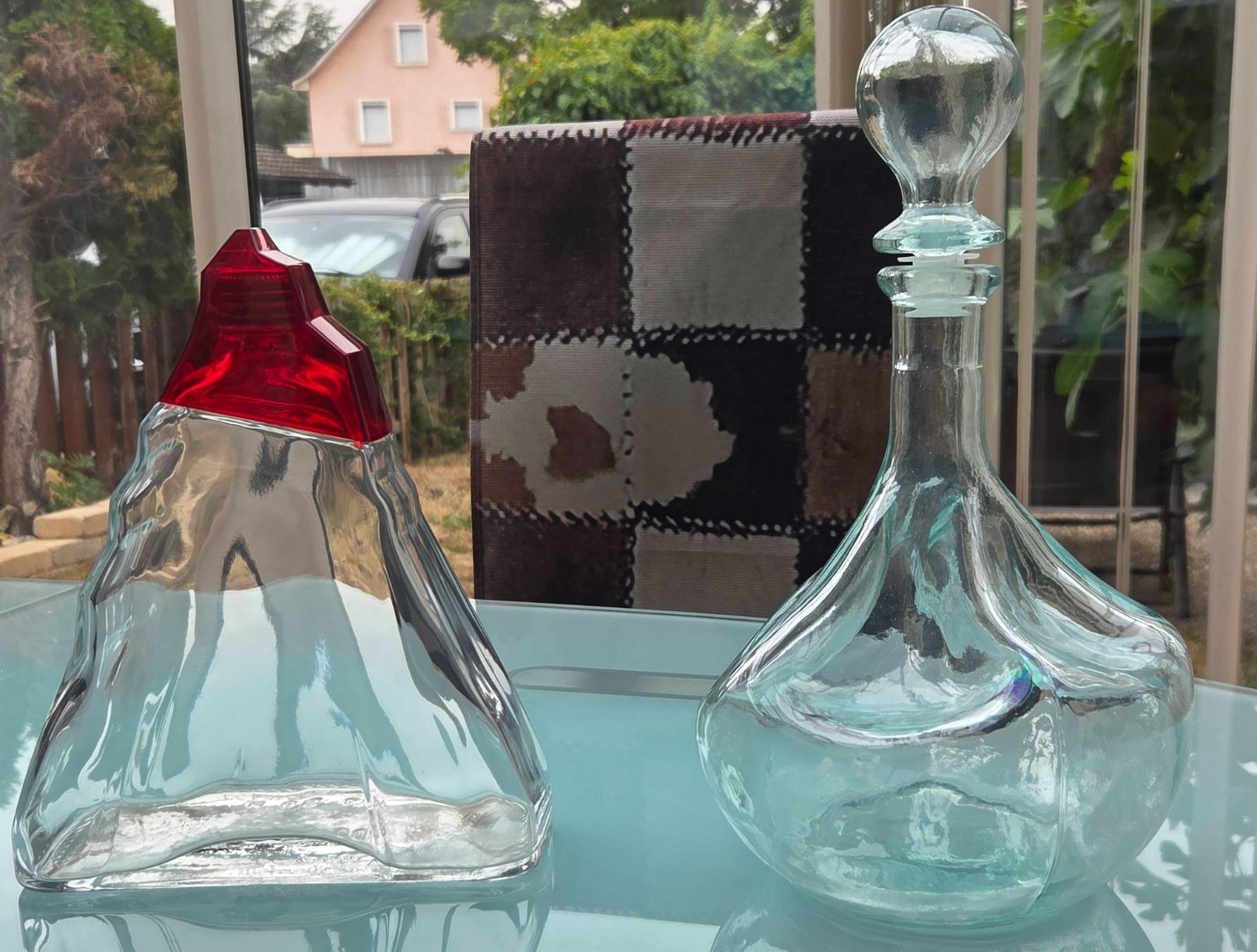 Altro in Stoviglie & Bicchieri: Dekanter Karaffe Glas, Evian-Glasflasche/Matterhorn Set – Usato da Pratteln venduto da Barfuss999