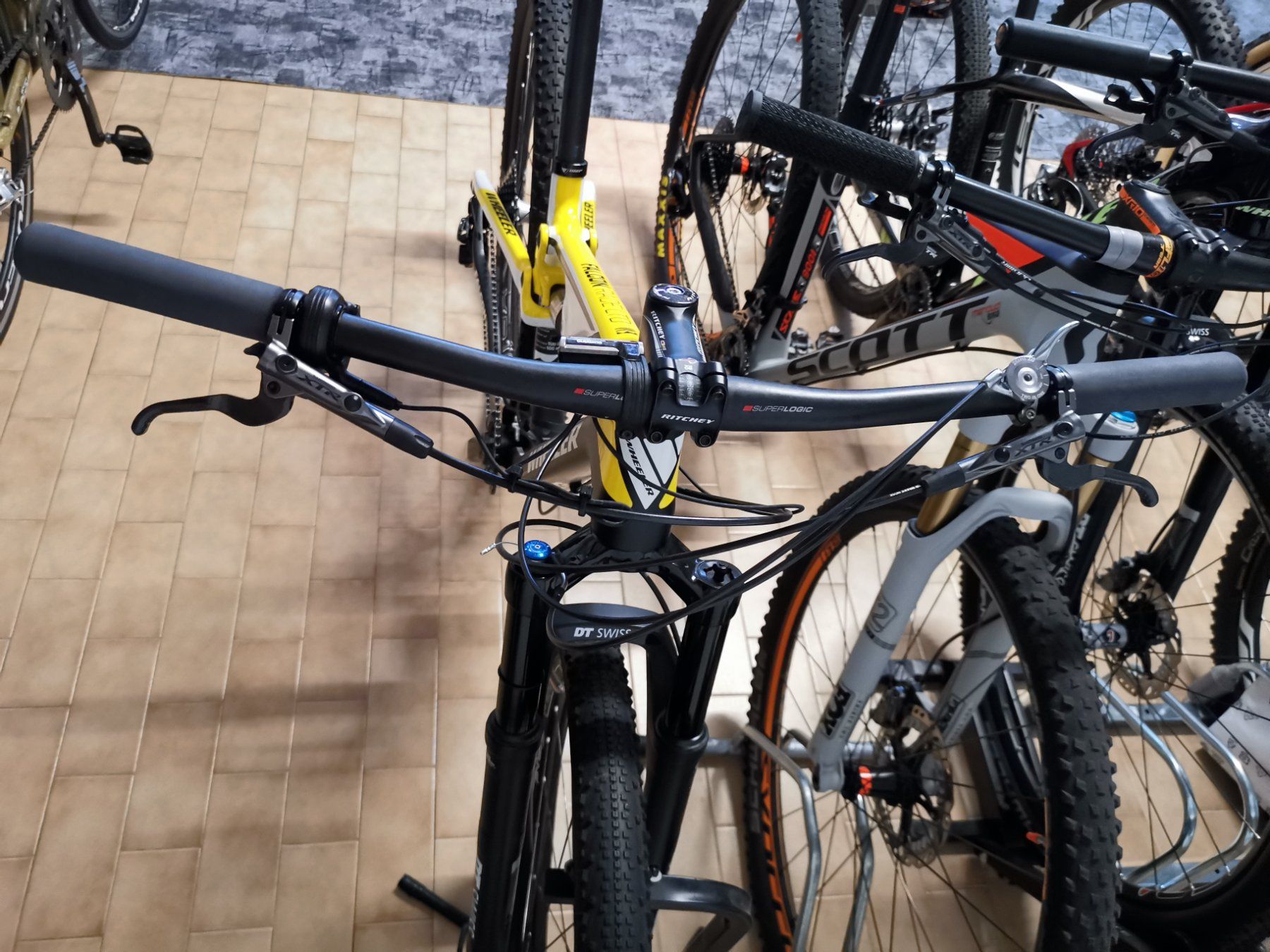 Wheeler Velos: Mtb Wheeler Falcon race LTD – Gebraucht aus Bosco Luganese von svi_vv9w 1