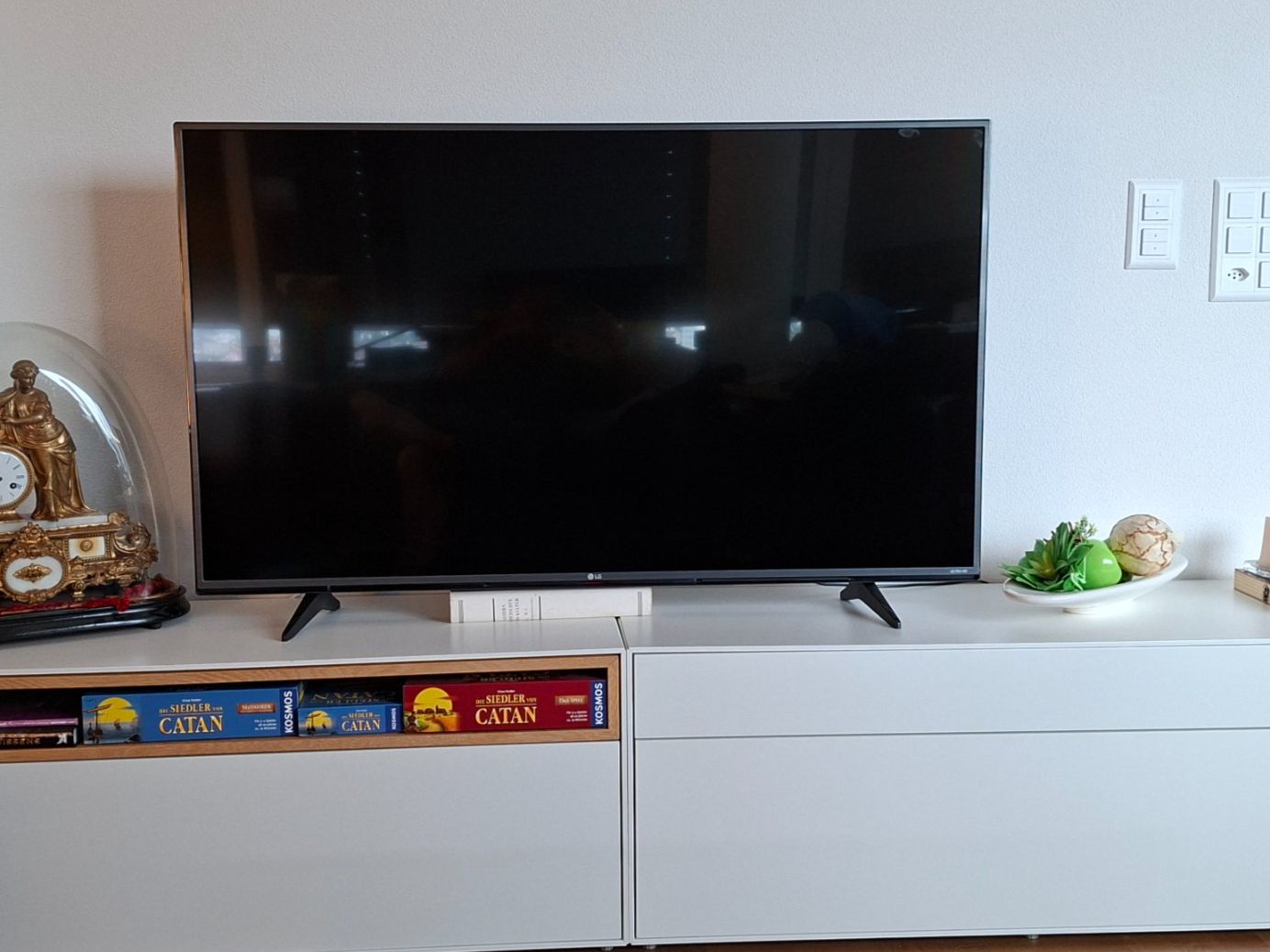 Sofas: Exklusives Wohnzimmer-Paket: Neuwertiges Design & High-End – Gebraucht aus Rorschach von Stirnrunzler