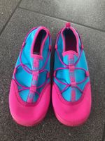 Badeschuhe in Türkis und Pink, Gr. 28/29