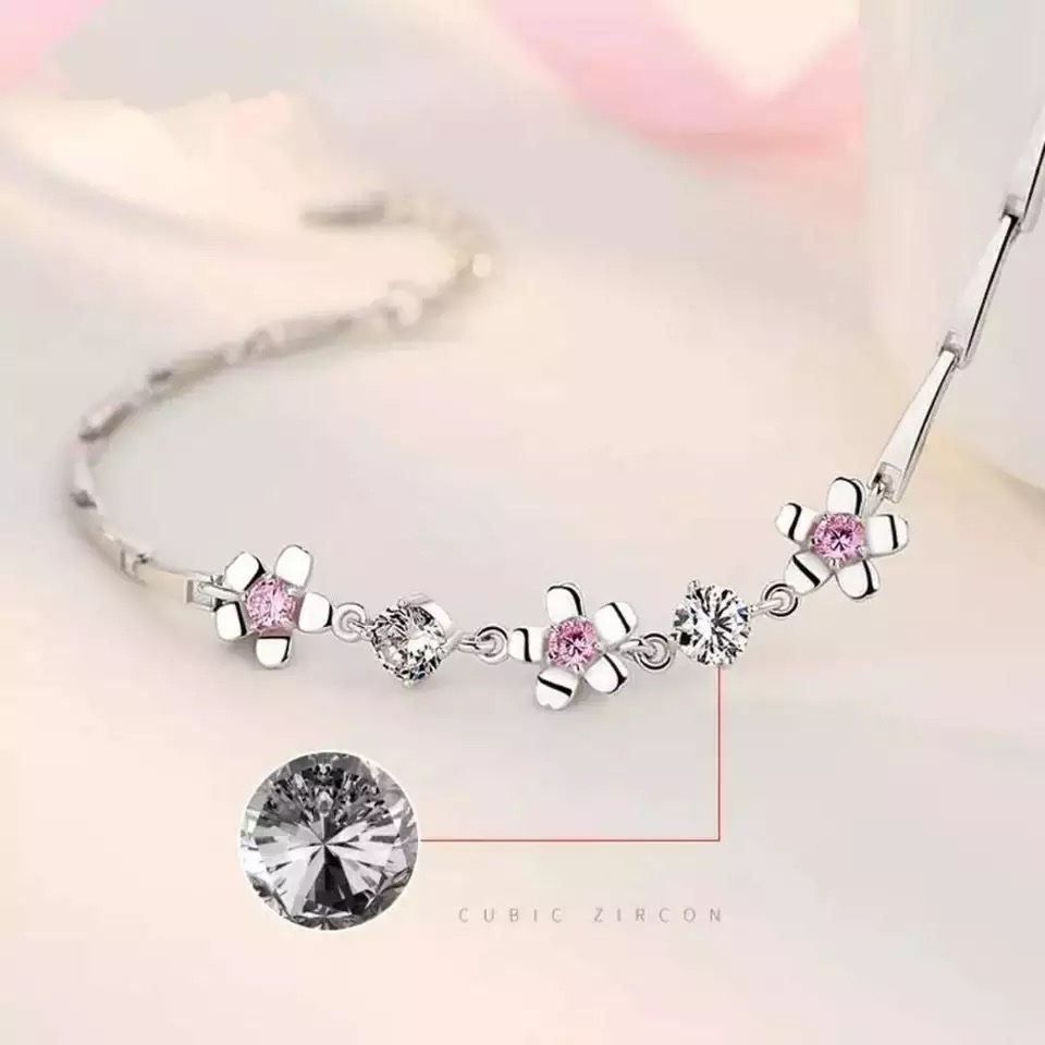 Bracciali & Braccialetti: silber armkette mit blumen – Nuovo e nell'imballaggio originale da St. Gallen venduto da yatoot26 2