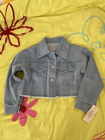 Veste en jeans fille taille 4 ans neuve