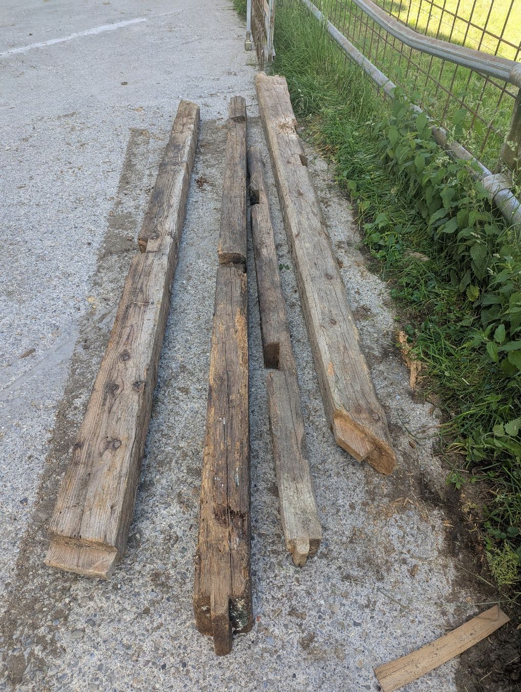 Articoli in legno: Alte Holzbalken – Usato da Uetliburg SG venduto da Lion93 2