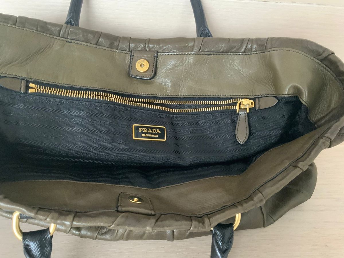 Prada Taschen für Damen: PRADA Tasche – Gebraucht aus Zürich von liviam1 2