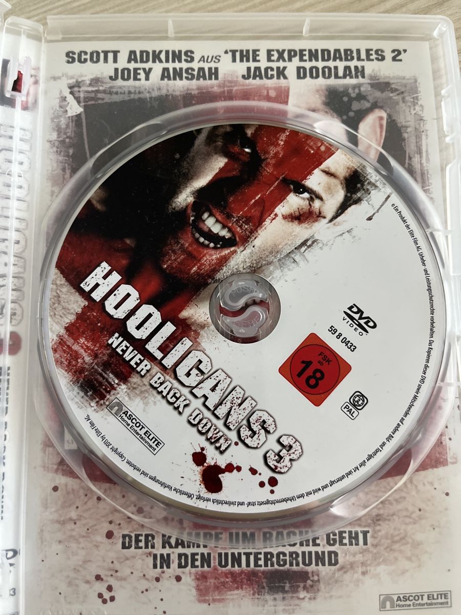 Tous les DVDs: Hooligans 3 - Never Back Down (DVD) – D'occasion à Gossau SG par __roman__95 2