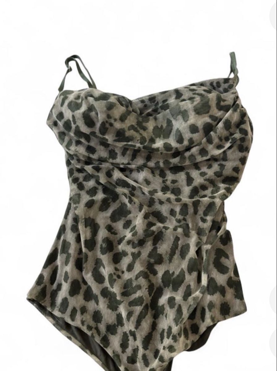 Top: Green leo print body – Usato da Basel venduto da Mellychee