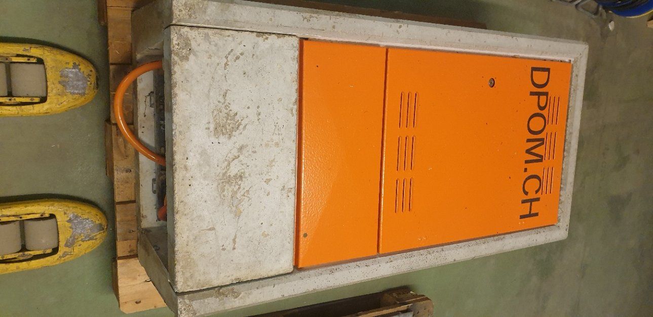 Câbles: Armoire béton pour HPC – D'occasion à Riaz par dpom