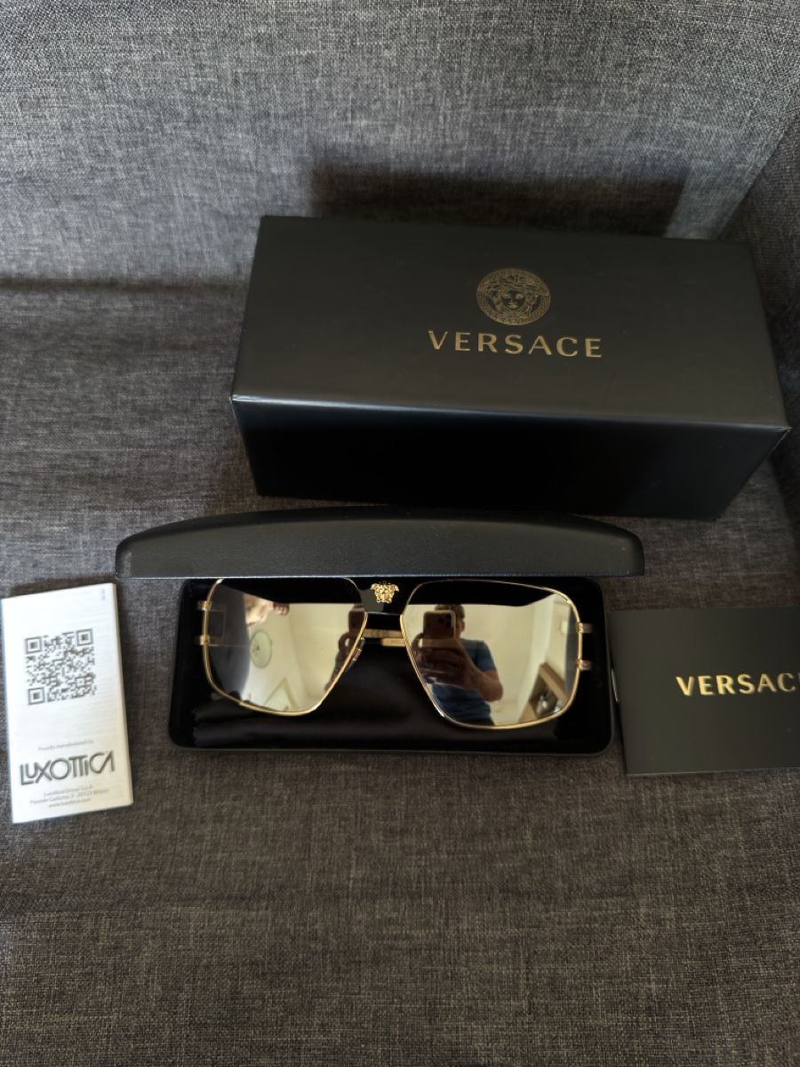Versace Occhiali & Lenti: Versace Sunglasses gold aviator mirror lenses with box – Usato da Zürich venduto da X.serch
