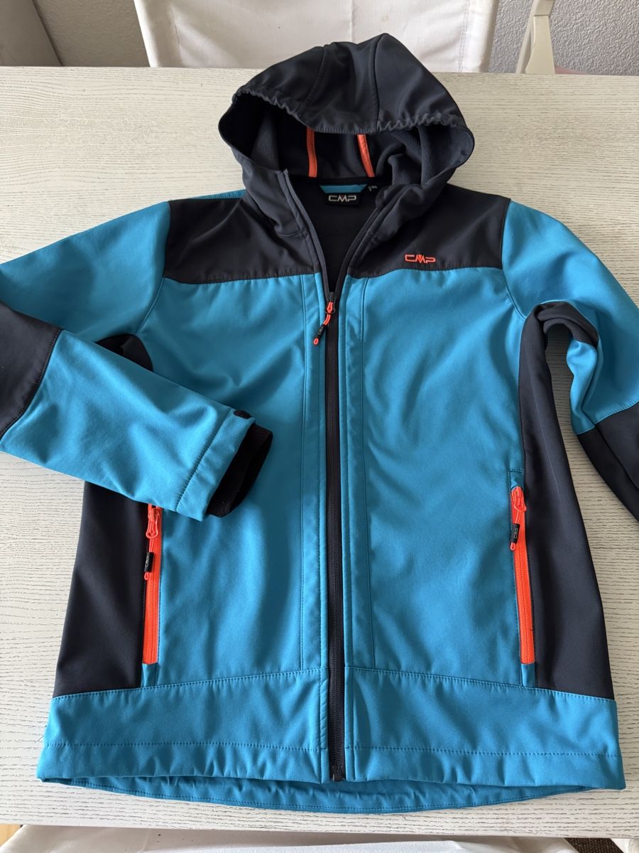 CMP Giacche & Cappotti: CMP Softshelljacke mit Kapuze blau schwarz Gr. 164 – Usato da Zürich venduto da Sunflower.15