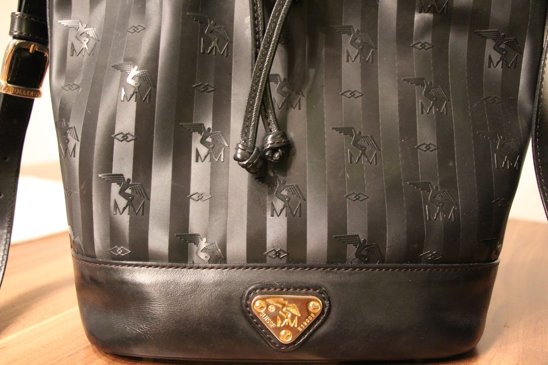 Maison Mollerus Taschen für Damen: Maison Mollerus Beuteltasche schwarz "Sion" – Gebraucht aus Bassersdorf von daniela_annacaterina 5