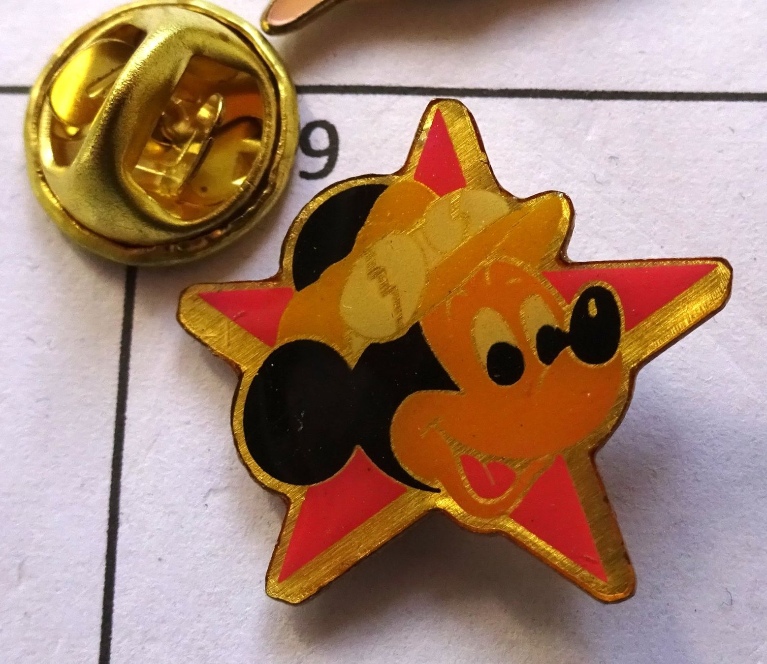 Plaquettes & Badges: Pin KOPF Mickymaus – D'occasion à Utzenstorf par BUtter81