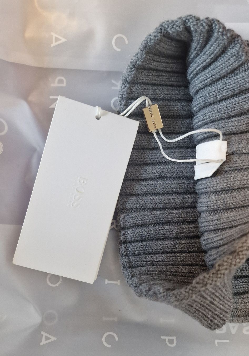 Hugo Boss Hüte, Mützen & Caps: Neue Hugo Boss Mütze mit echtem Fell – Neu und originalverpackt aus Langnau am Albis von may182 1