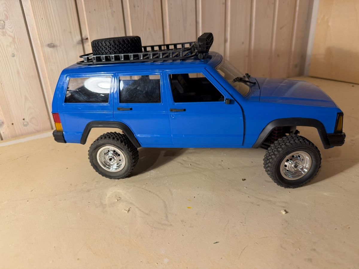 Modellismo RC: RC Modellauto Jeep Cherokee blau – Usato da Altdorf UR venduto da modellbau-widmer 2