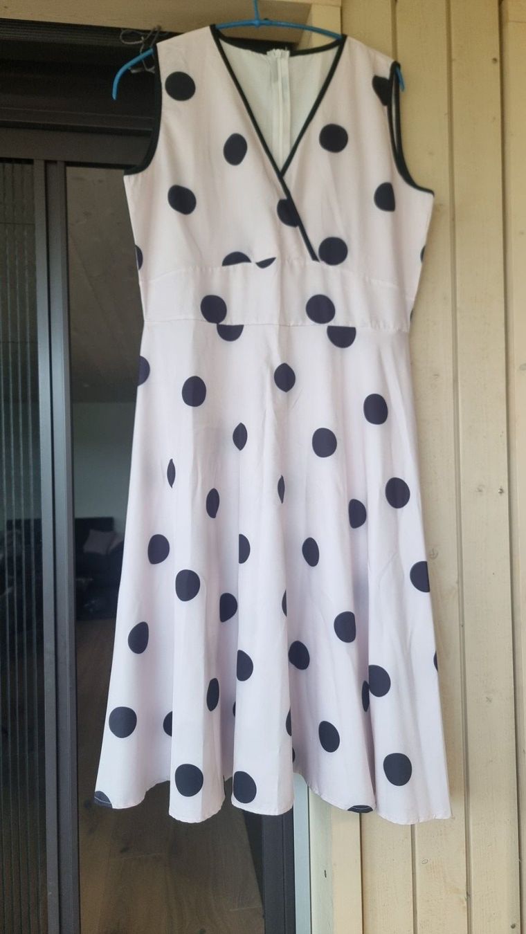 Kleider: Rockabilly-kleid Rosa – Gebraucht aus Altwis von nis_nrh6