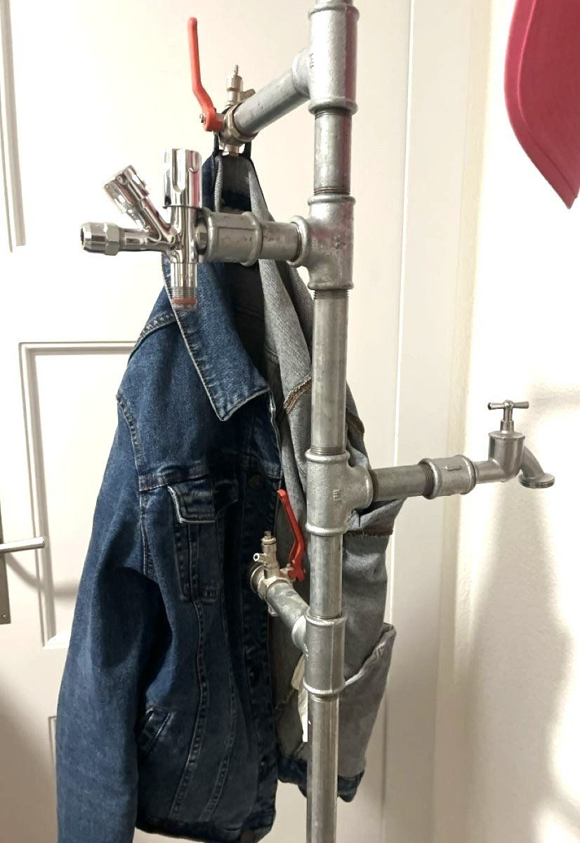 Garderobe: Industrial Look Garderobenständer – Gebraucht aus Schafhausen im Emmental von Herzrose 2
