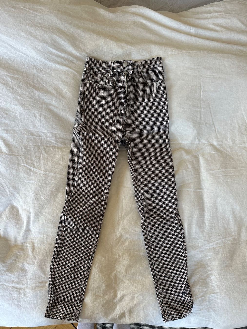 Stradivarius Pantaloni: Stradivarius Hose Gr. 36 High Waist – Usato da Bern venduto da jxenna