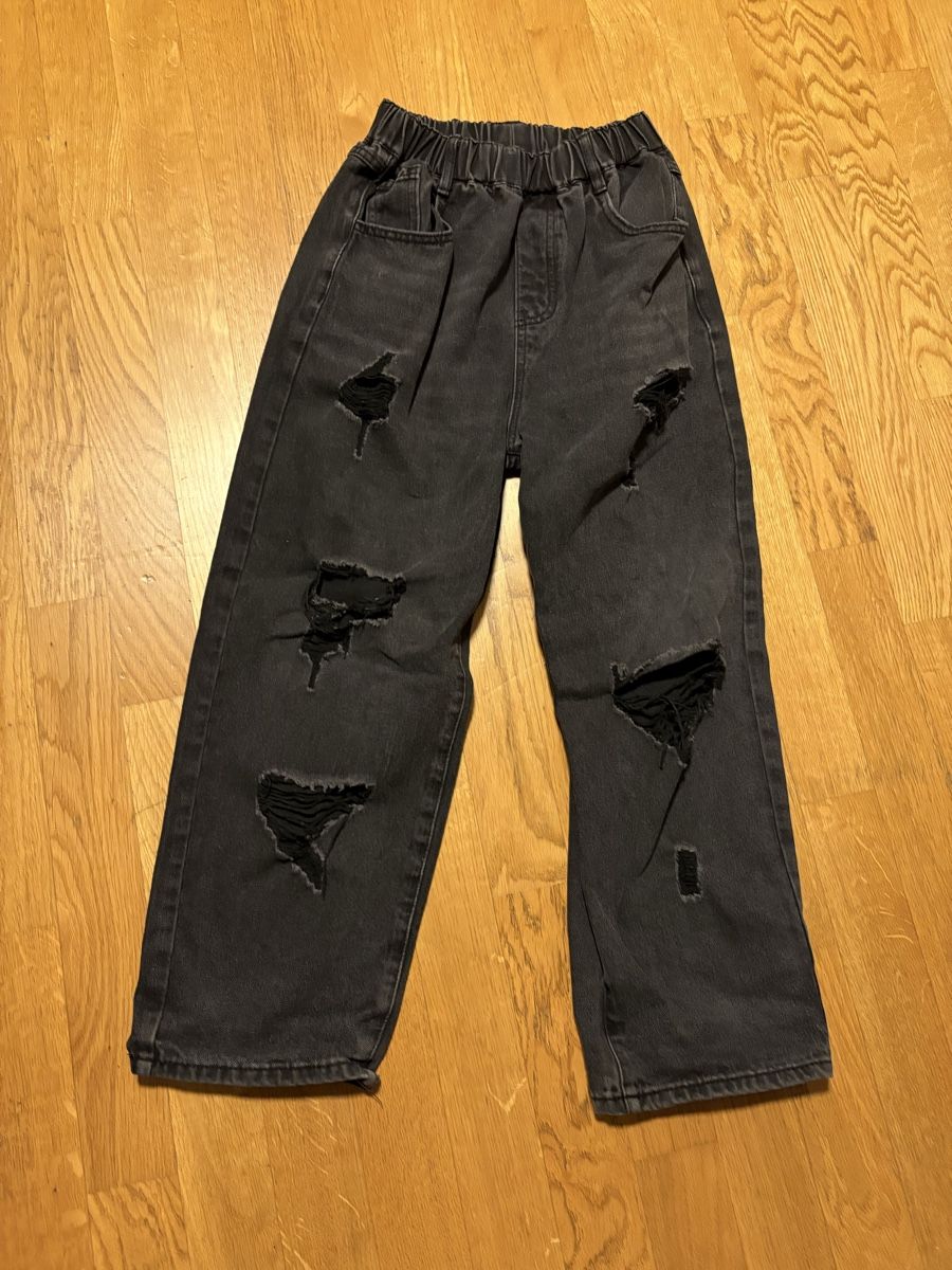 Pantaloni: Schwarze Destroyed Jeans, Jungs Grösse 160 – Usato da Beromünster venduto da msklef