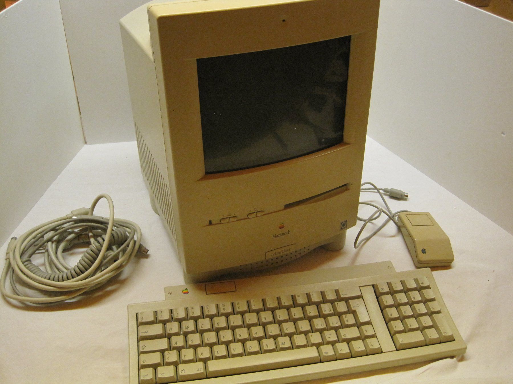 Apple PCs: Apple Macintosh Colour Classic - Retro Computer   044 – Defekt aus Schinznach-Dorf von