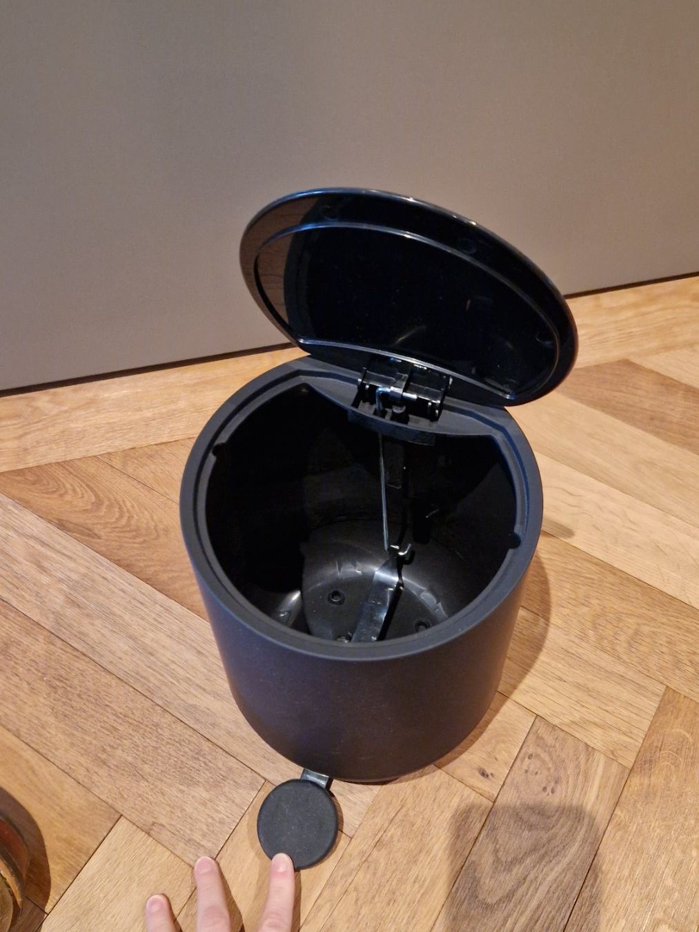 Cestini per rifiuti: Zone Denmark Nova 3L pedal bin, black – Nuovo (secondo la descrizione) da Adliswil venduto da fashionholic 2