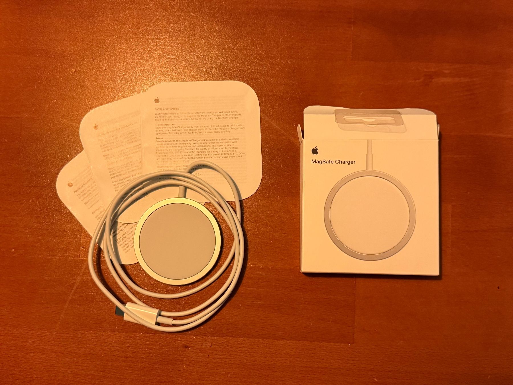 Apple Caricabatterie: Chargeur Apple MagSafe Model A2140 – Nuovo (secondo la descrizione) da Chardonne venduto da amonney 2