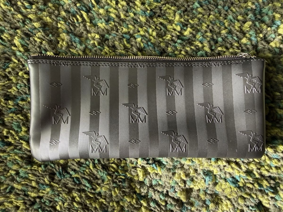 Maison Mollerus Kosmetikkoffer: Maison Mollerus Etui Schwarz / Silber – Gebraucht aus Winterthur von Eriseed 2