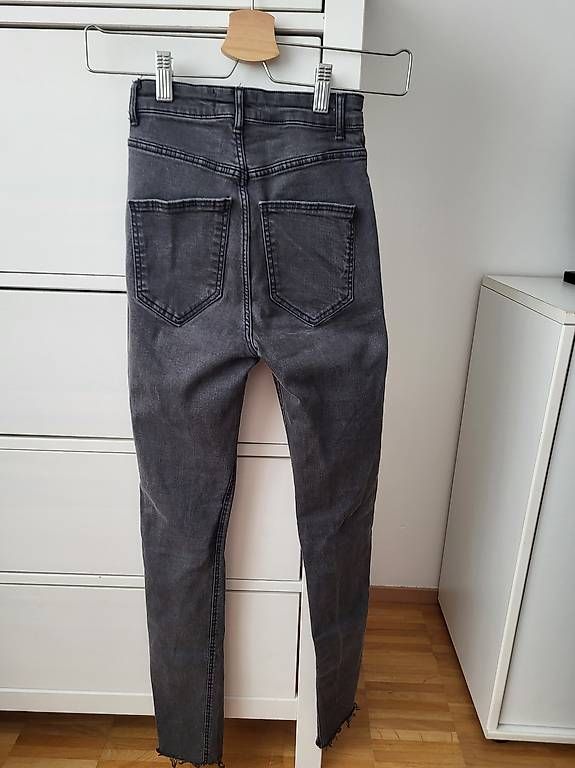 Pantaloni: Zara Jeans Gr32/ Mädchen Gr.152 – Usato da Oberaach venduto da Svea11