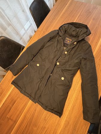 Woolrich Damen Jacke schwarz mit Kapuze Grösse S