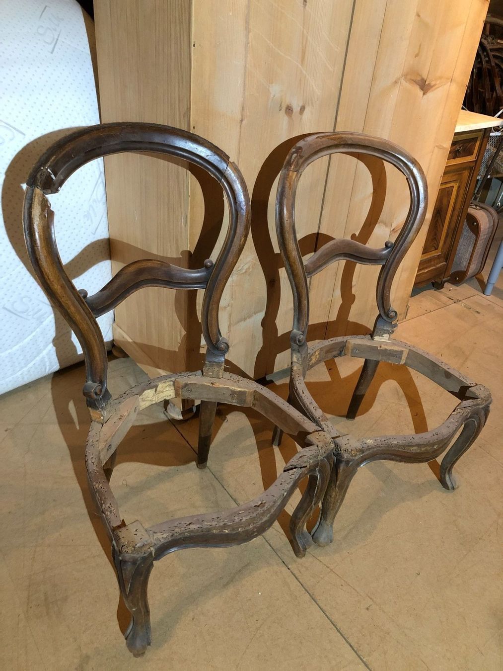 Stühle: 2 sehr alte Polsterstühle – Gebraucht aus Beinwil (Freiamt) von Zedel1923 1