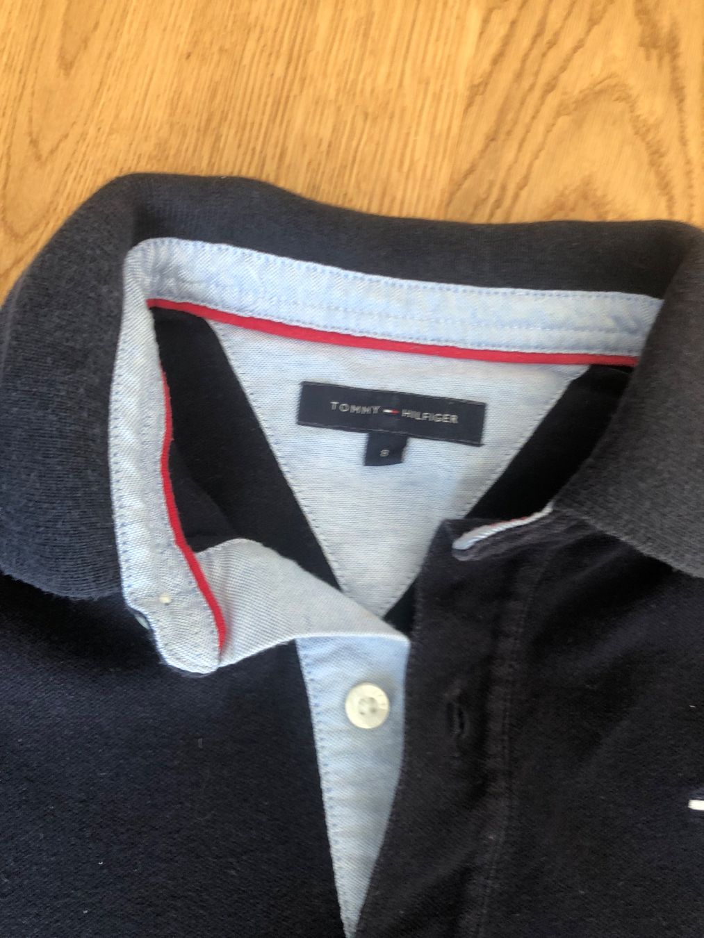 Tommy Hilfiger Hemden, T-Shirts & Polos: POLOSHIRT TOMMY HILFIGER 128 – Gebraucht aus Wattwil von jopara 1