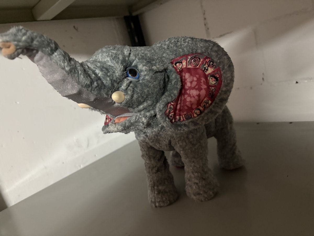 FurReal Giocattoli: FurReal Friends Elefant, interaktiv, gebraucht – Usato da Beromünster venduto da msklef 1