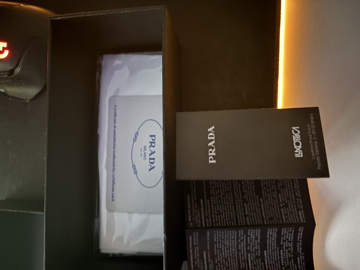 Prada Occhiali & Lenti: Prada Damen Sonnenbrille  – Nuovo (secondo la descrizione) da Winterthur venduto da nad_dc2l 2